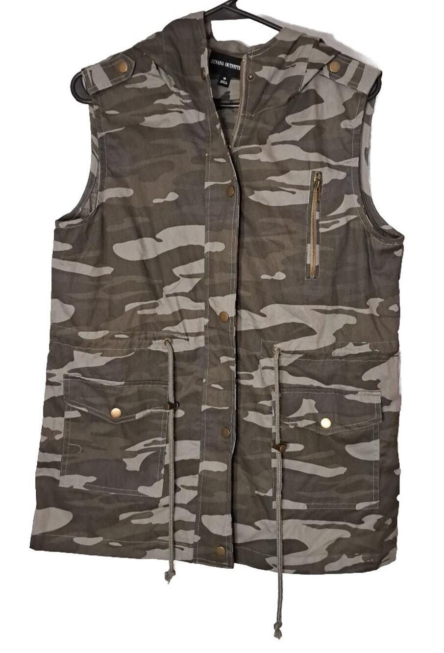 Zenana Outfitters Utility Vest Camo Hooded Sleeveless Jacket Women’s Medium